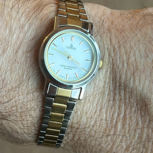 Ladies Lorus Watch - gold and silver toned - Picture 9 of 14